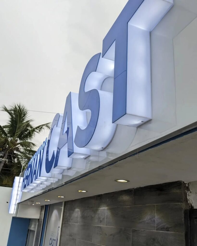 hazlo bien, hazlo con nosotros.damos forma a tus ideas¡tú lo imaginas, nosotros lo creamos! 829 256 2424 whatsapp 829 587 5868..@formcreativerd.#letreros #rotulacion #fachadas #pu