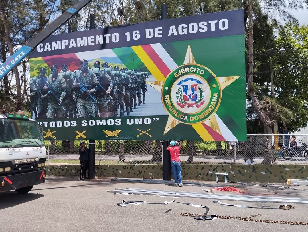 una valla publicitaria es una de las formas más efectivas de publicidad exterior, ya que puede llegar a una gran audiencia. la valla publicitaria ofrece una amplia y clara visibilidad